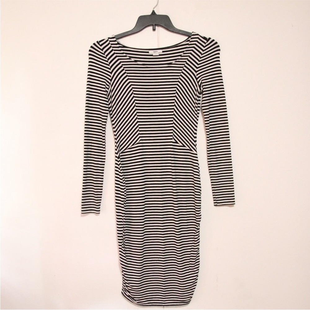 Bar III Long Sleeve Body con Striped Dress